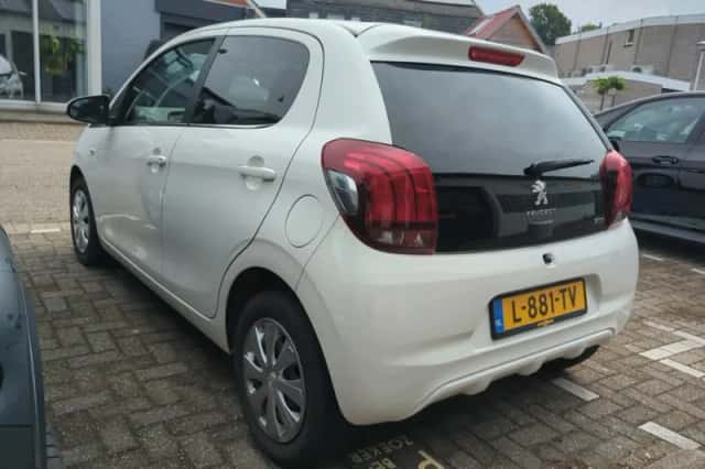 Peugeot 108 (2021) thumbnail 4