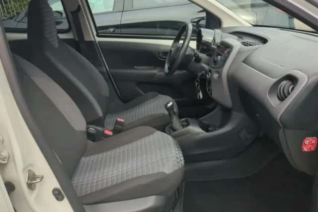 Peugeot 108 (2021) thumbnail 5