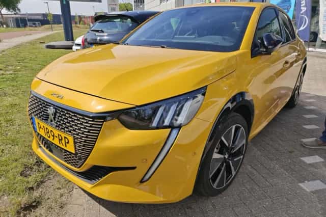 Peugeot e-208 (2022) thumbnail 1
