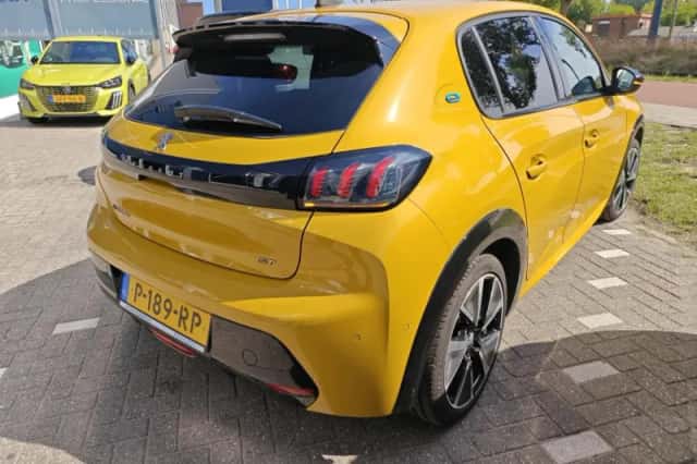 Peugeot e-208 (2022) thumbnail 3