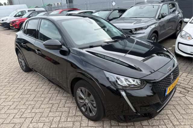 Peugeot e-208 (2021) thumbnail 2