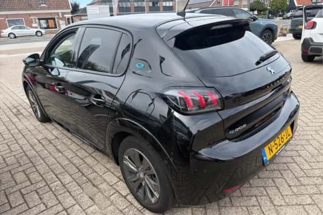 Peugeot e-208 (2021) thumbnail 4