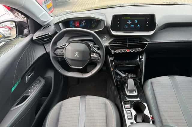 Peugeot e-208 (2021) thumbnail 5