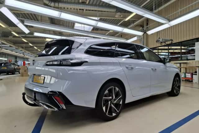 Peugeot 308 (2024) thumbnail 4