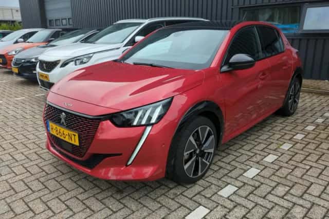 Peugeot e-208 (2022) thumbnail 1