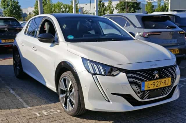 Peugeot e-208 (2021) thumbnail 2