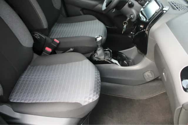 Peugeot 108 (2021) thumbnail 5