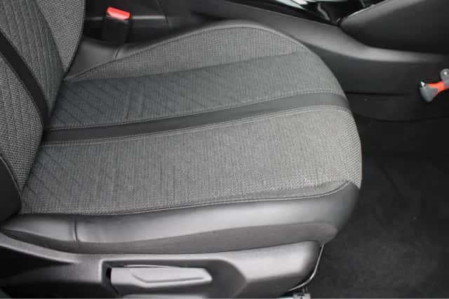Peugeot 2008 (2024) thumbnail 5