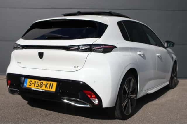 Peugeot 308 (2023) thumbnail 2