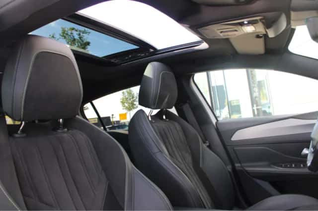 Peugeot 308 (2023) thumbnail 4