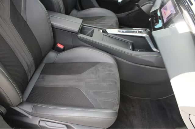 Peugeot 308 (2023) thumbnail 5