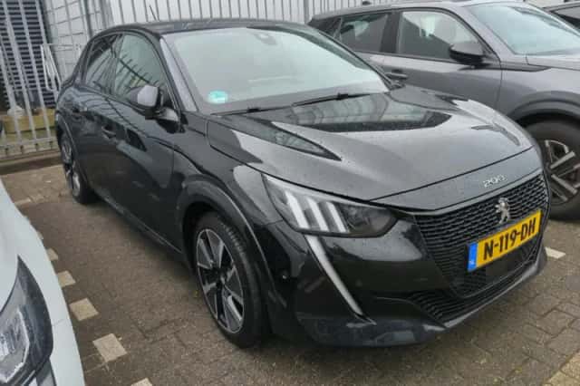 Peugeot e-208 (2021) thumbnail 2