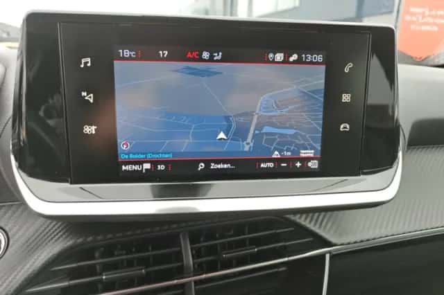 Peugeot 2008 (2021) thumbnail 6