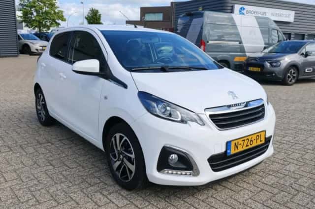 Peugeot 108 (2021) thumbnail 2