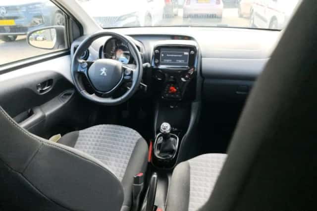 Peugeot 108 (2021) thumbnail 5