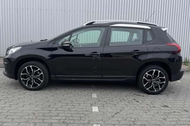 Peugeot 2008 (2017) thumbnail 2