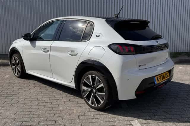 Peugeot e-208 (2021) thumbnail 3