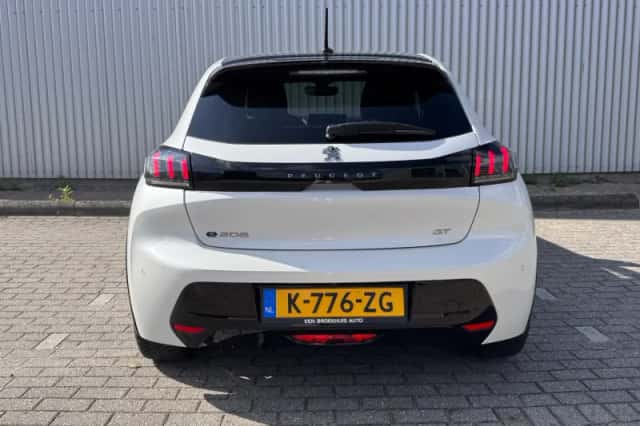 Peugeot e-208 (2021) thumbnail 4