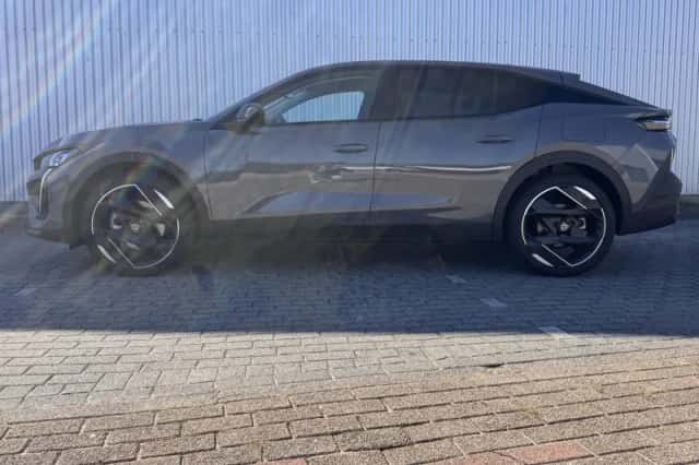 Peugeot 408 (2025) thumbnail 3