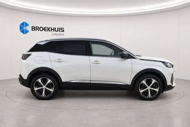 Peugeot 3008 (2021) thumbnail 5