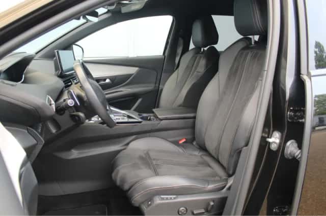 Peugeot 3008 (2022) thumbnail 3