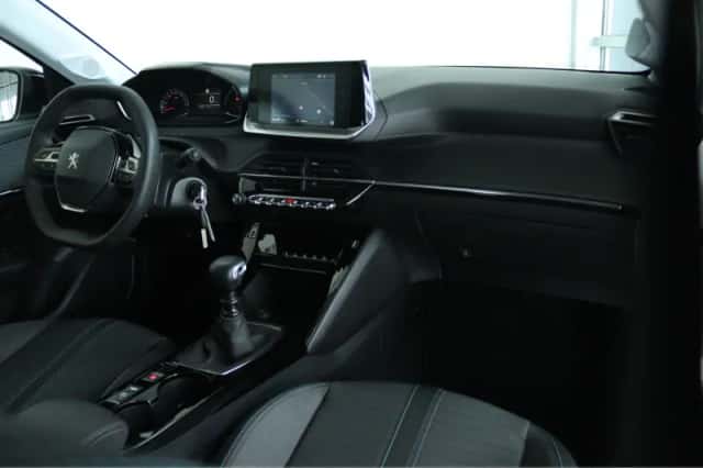 Peugeot 208 (2023) thumbnail 4