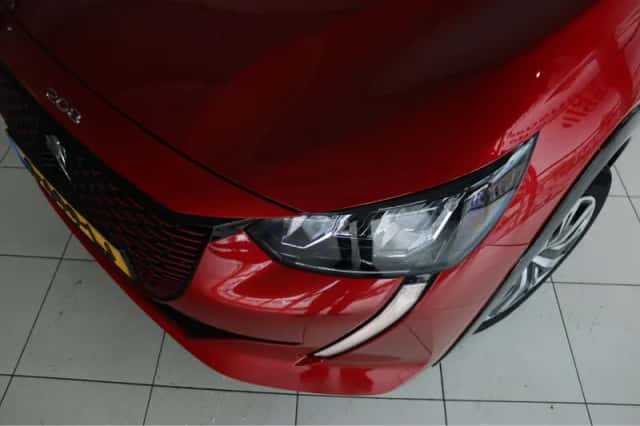 Peugeot e-208 (2023) thumbnail 6