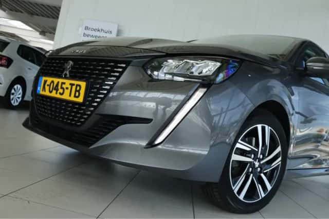 Peugeot 208 (2021) thumbnail 5