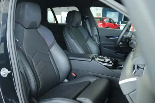 BMW i5 (2024) thumbnail 3