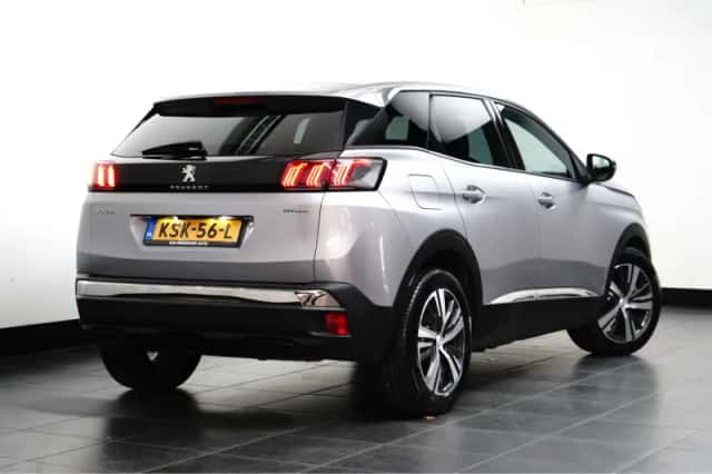 Peugeot 3008 (2024) thumbnail 4