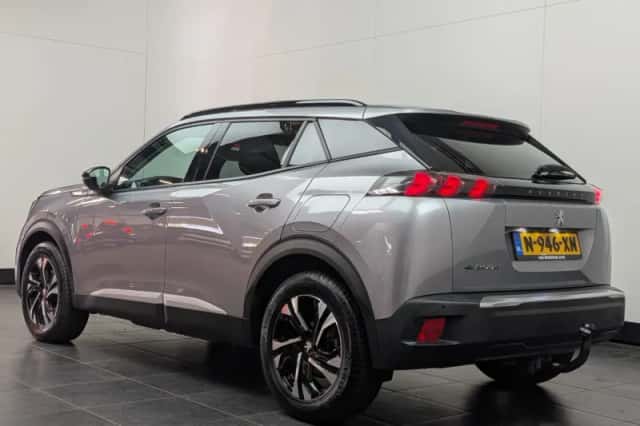 Peugeot e-2008 (2021) thumbnail 4