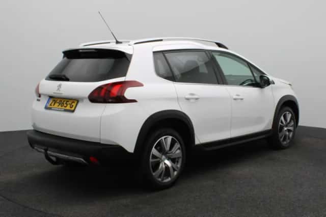 Peugeot 2008 (2018) thumbnail 2