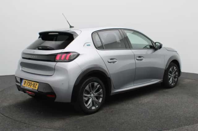 Peugeot e-208 (2022) thumbnail 2