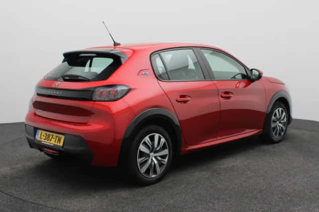Peugeot e-208 (2021) thumbnail 2