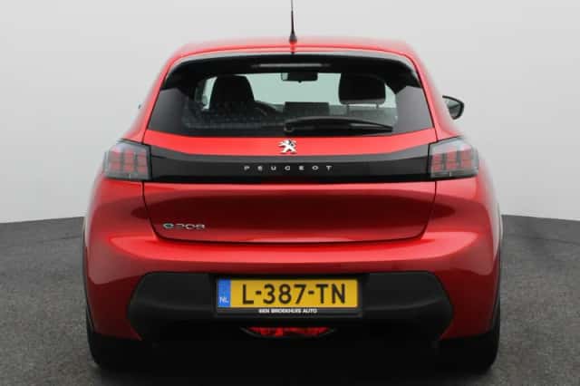 Peugeot e-208 (2021) thumbnail 6