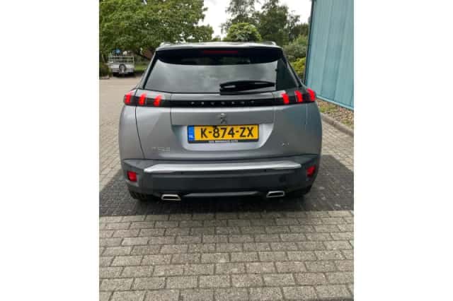 Peugeot 2008 (2021) thumbnail 3