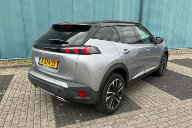 Peugeot 2008 (2021) thumbnail 4