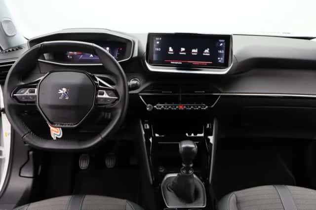 Peugeot 2008 (2021) thumbnail 3