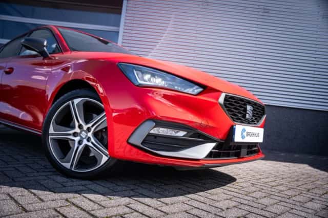 SEAT Leon (2022) thumbnail 3