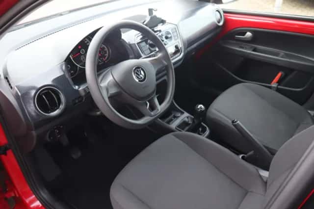 Volkswagen Up! (2023) thumbnail 4