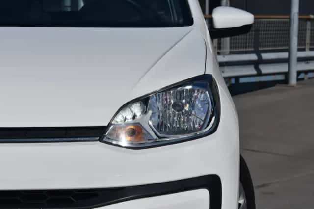 Volkswagen Up! (2019) thumbnail 5