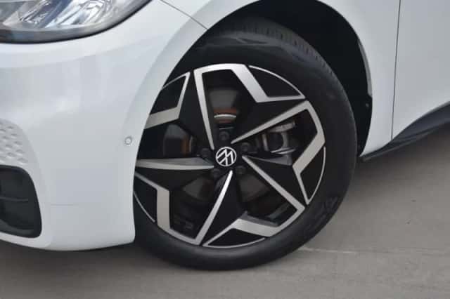 Volkswagen ID.3 (2023) thumbnail 5