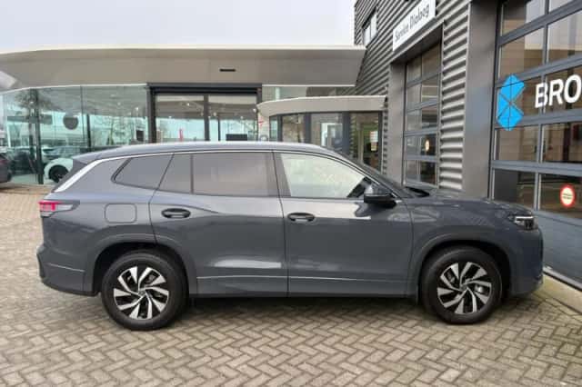 Volkswagen Tayron (2025) thumbnail 6