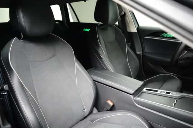 Volkswagen Passat (2025) thumbnail 6