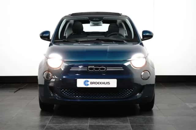 Fiat 500e (2023) thumbnail 2