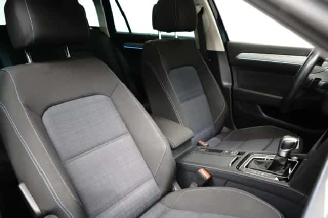 Volkswagen Passat (2022) thumbnail 6