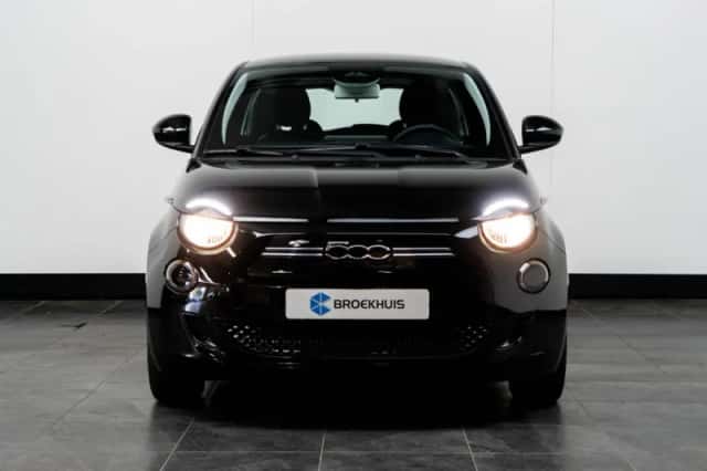 Fiat 500e (2023) thumbnail 3