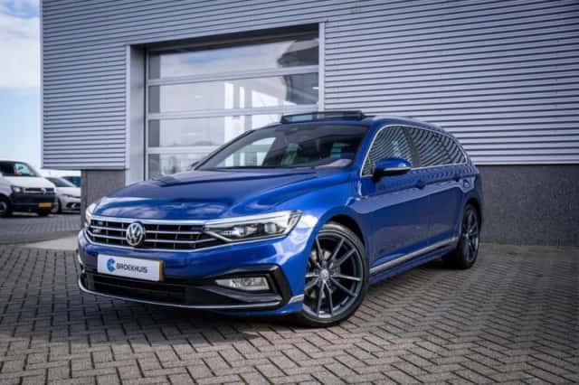 Volkswagen Passat (2021) thumbnail 1