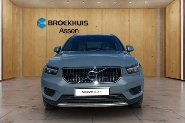 Volvo XC40 (2022) thumbnail 2