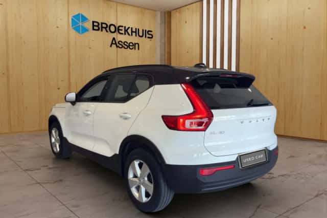 Volvo XC40 (2021) thumbnail 3